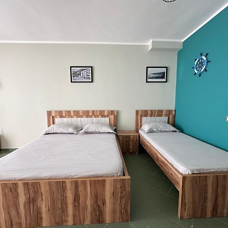 Eri Apartments 4 Shëngjin Eksteriør billede
