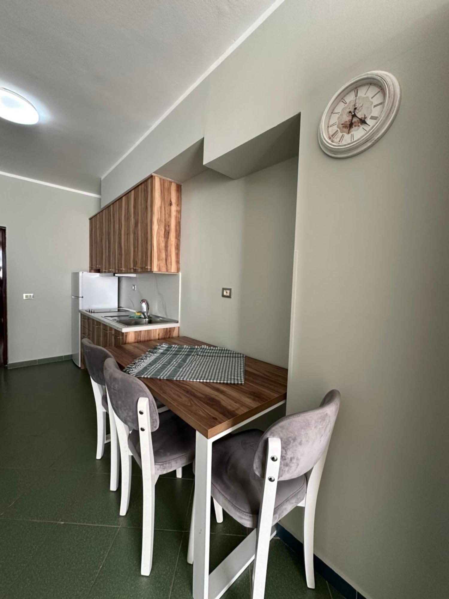 Eri Apartments 4 Shëngjin Eksteriør billede