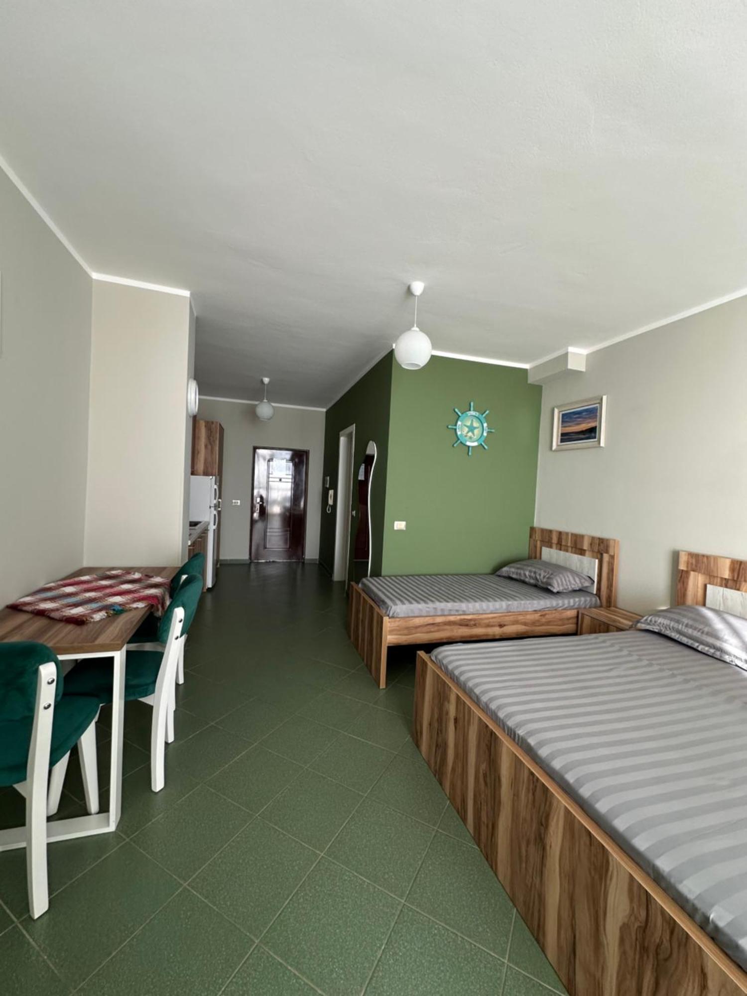 Eri Apartments 4 Shëngjin Eksteriør billede
